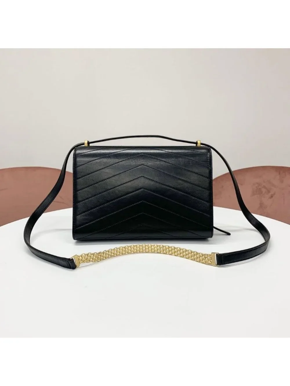Chanel CC Logo Chez Blanc Medal Flap Stitch Shoulder Bag
